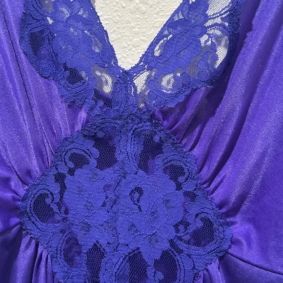 Vintage Adonna Purple Nightgown - Picture 4 of 7